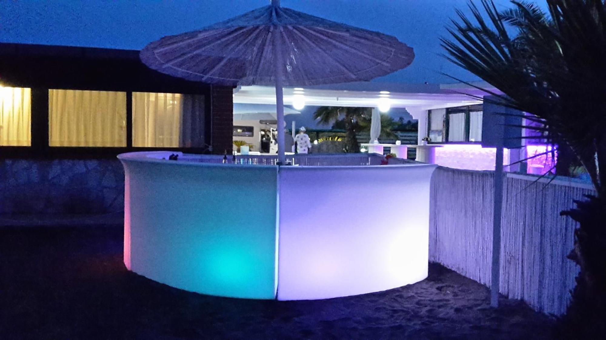 Baywatch Hotel Маргерита ди Савоя Екстериор снимка